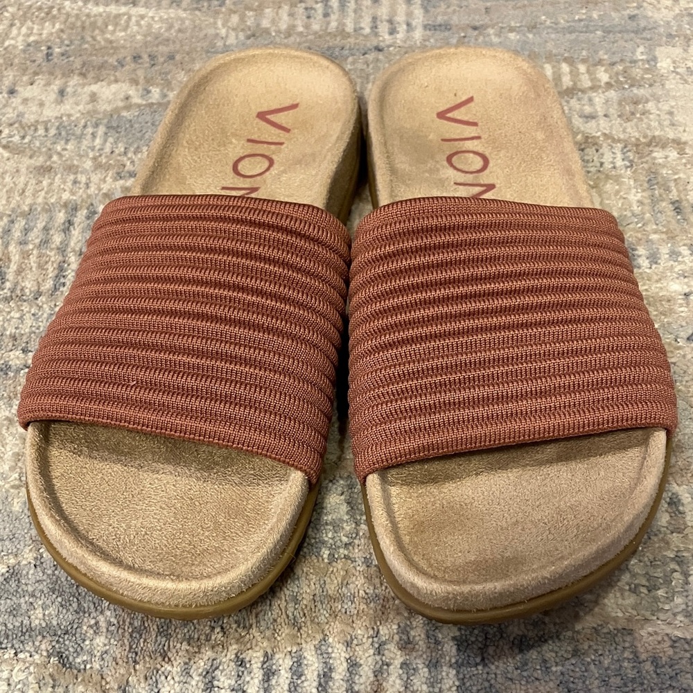 Vionic Evie Blush Slides